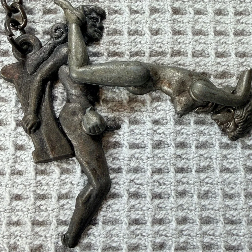 Vtg Adult Novelty Erotic Kama Sutra Moving Keychain Metal Taiwan Risqué Naughty